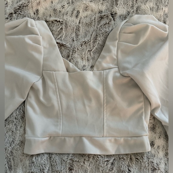 White top white longs sleeve - Picture 3 of 3